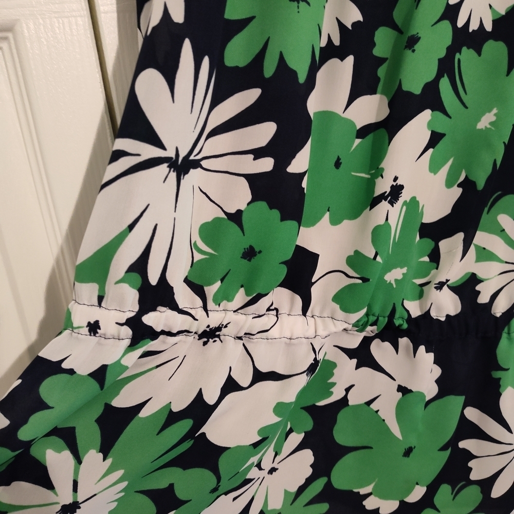 Charter Club Woman 1X Floral Tunic Blouse Navy Green White Long Sleeve Top - Picture 2 of 5